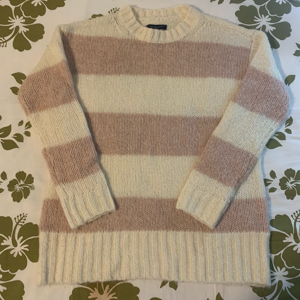 American Eagle Sweater